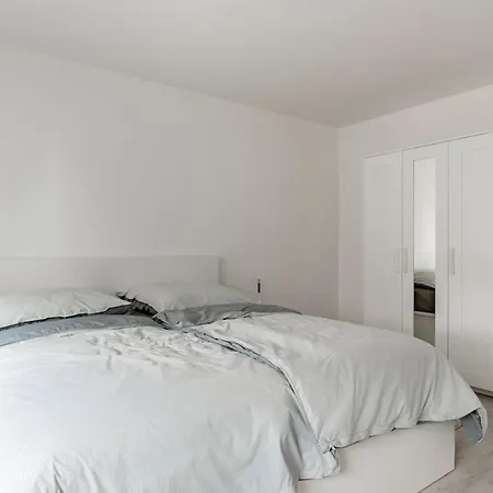 Apartment Zentrales Und Modernes 2 Mit Balkon *