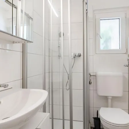 Апартаменты Zentrales Und Modernes 2 Mit Balkon