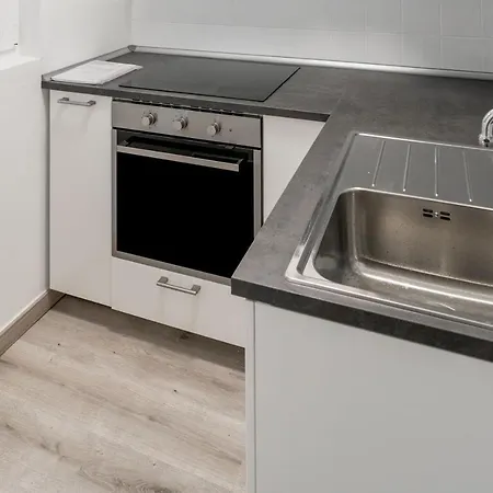 Apartment Zentrales Und Modernes 2 Mit Balkon *