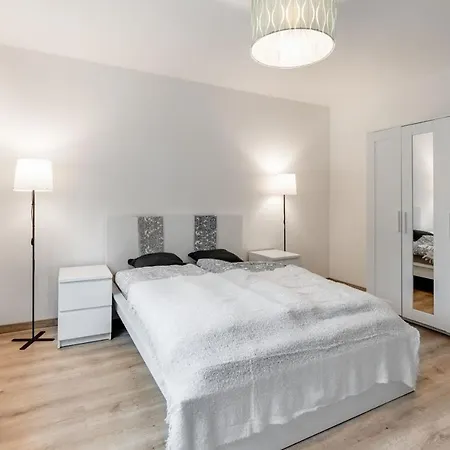 Апартаменты Zentrales Und Modernes 2 Mit Balkon