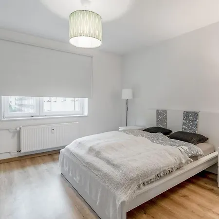 Apartment Zentrales Und Modernes 2 Mit Balkon *